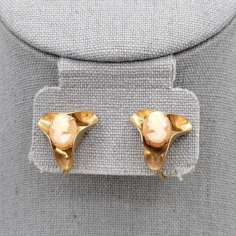 Gold Tone Metal Framed Cameo Earrings Screw Back Prong Set Vintage